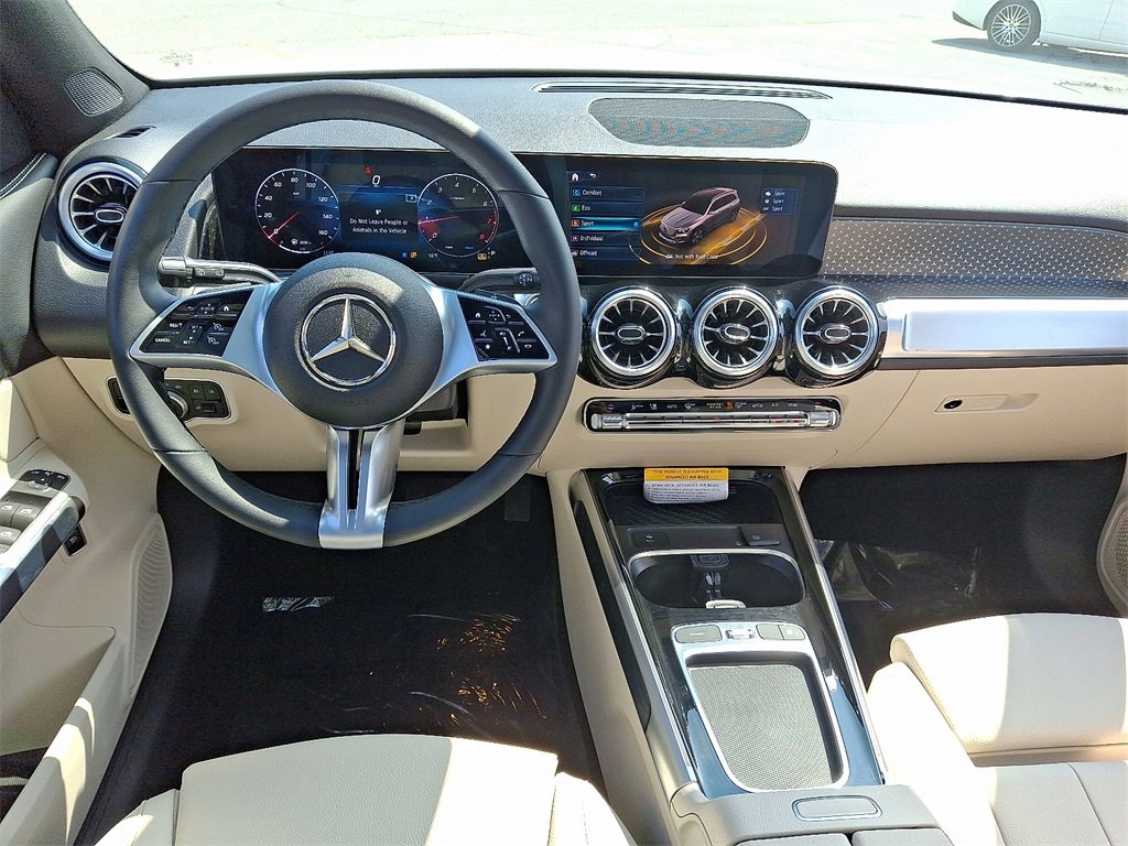 Certified 2025 Mercedes-Benz GLB 250 4MATIC image 11