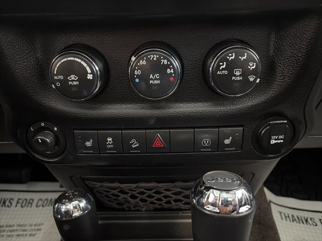 Used 2014 Jeep Wrangler Unlimited Sahara image 21