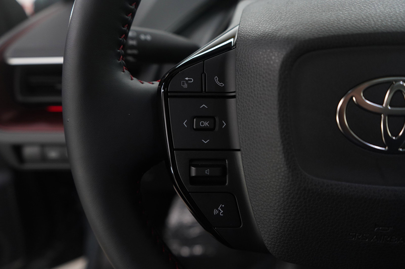 Used 2025 Toyota Prius Plug-In Hybrid image 19