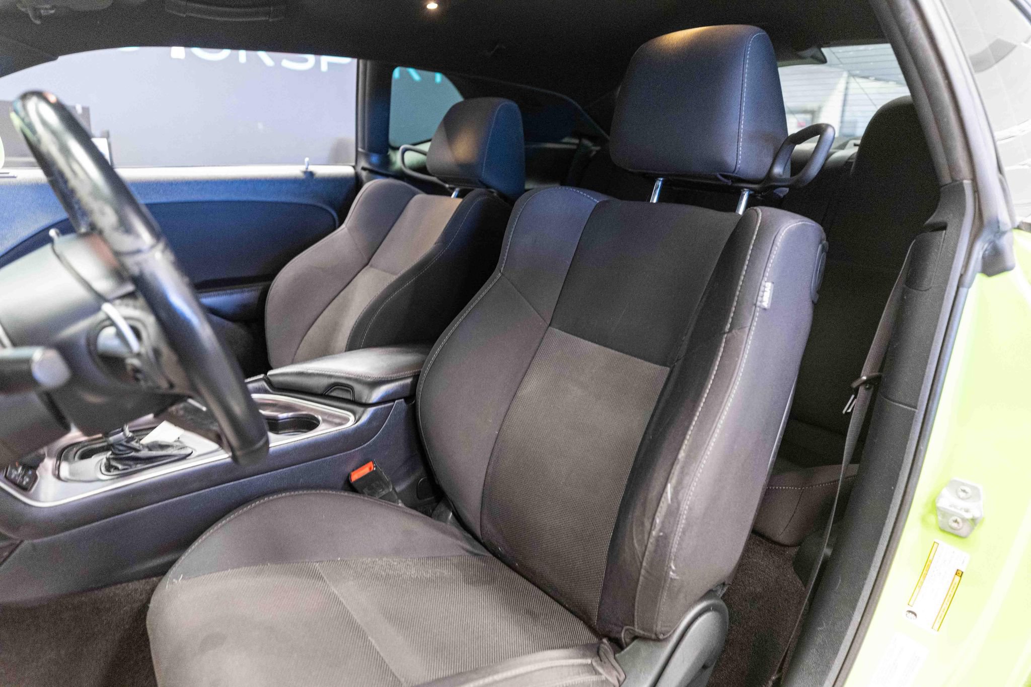 Used 2015 Dodge Challenger R/T RWD image 9