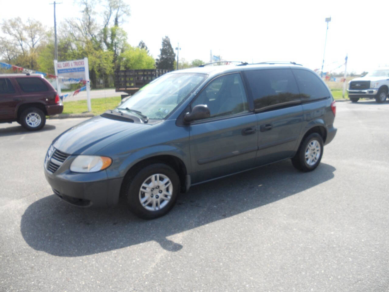 Used 2006 Dodge Caravan SE image 2