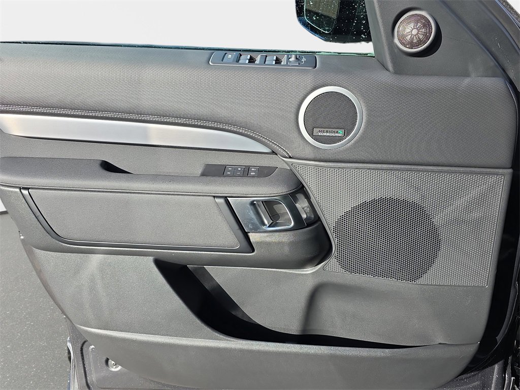 New 2026 Land Rover Discovery Limited Edition image 27