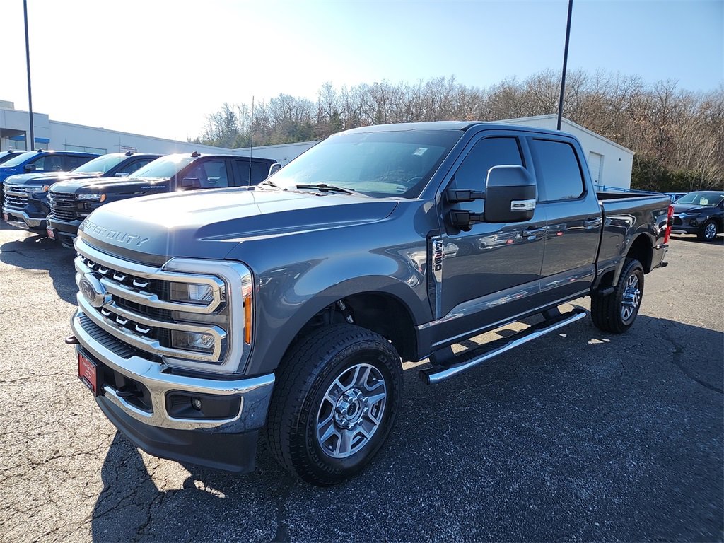 Used 2023 Ford F350 Lariat image 4