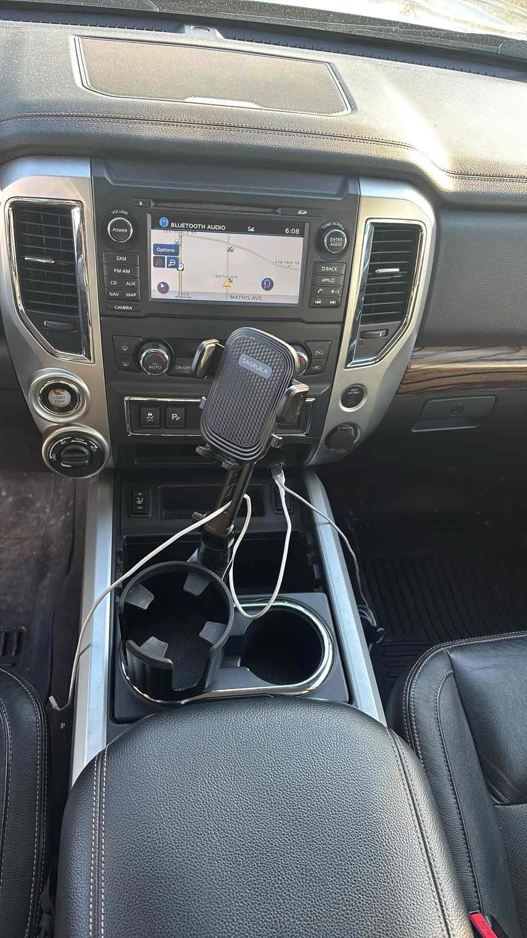 Used 2017 Nissan Titan SL image 5