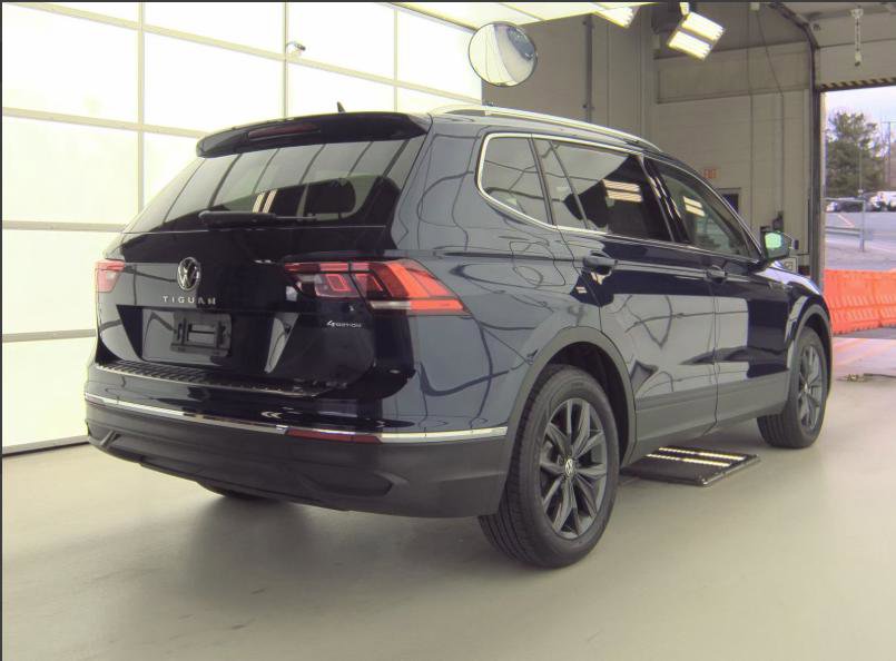 Used 2023 Volkswagen Tiguan SE w/ Panoramic Sunroof Package image 33