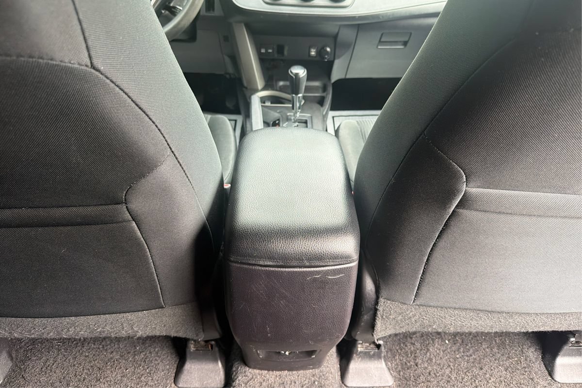 Used 2017 Toyota RAV4 LE FWD image 19