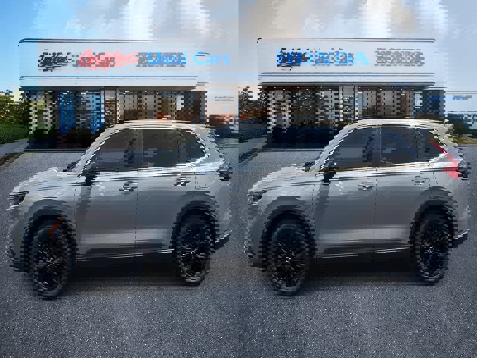 Used 2025 Honda CR-V Sport Touring image 2