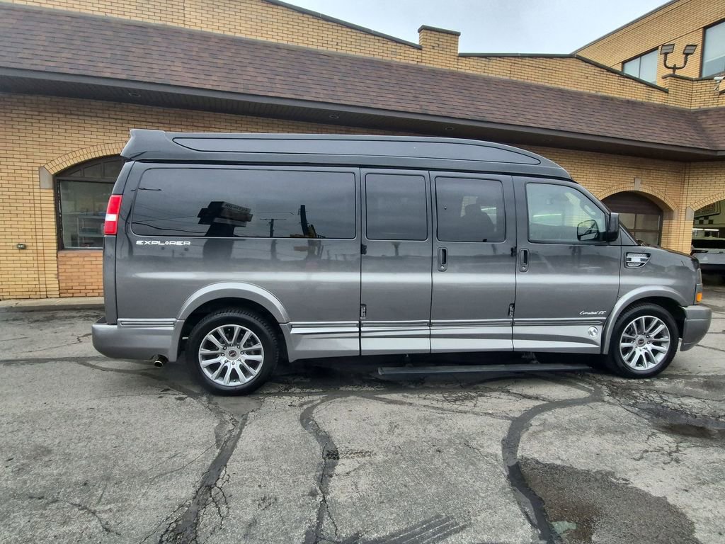 Used 2025 GMC Savana 2500 Extended w/ Driver Convenience Package RWD image 16