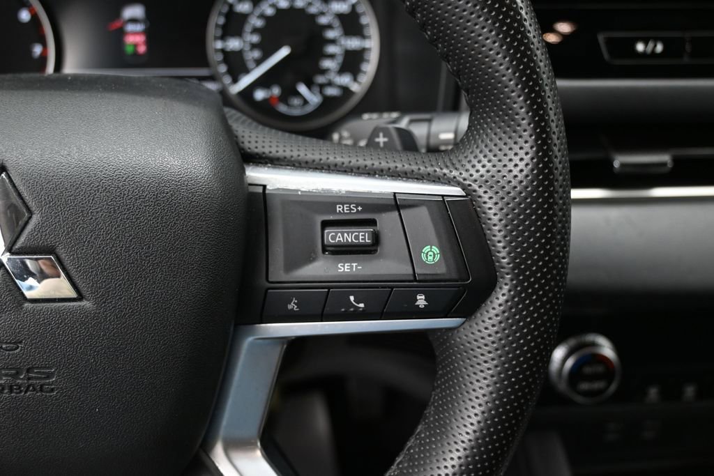 Used 2025 Mitsubishi Outlander SE AWD/4WD image 20