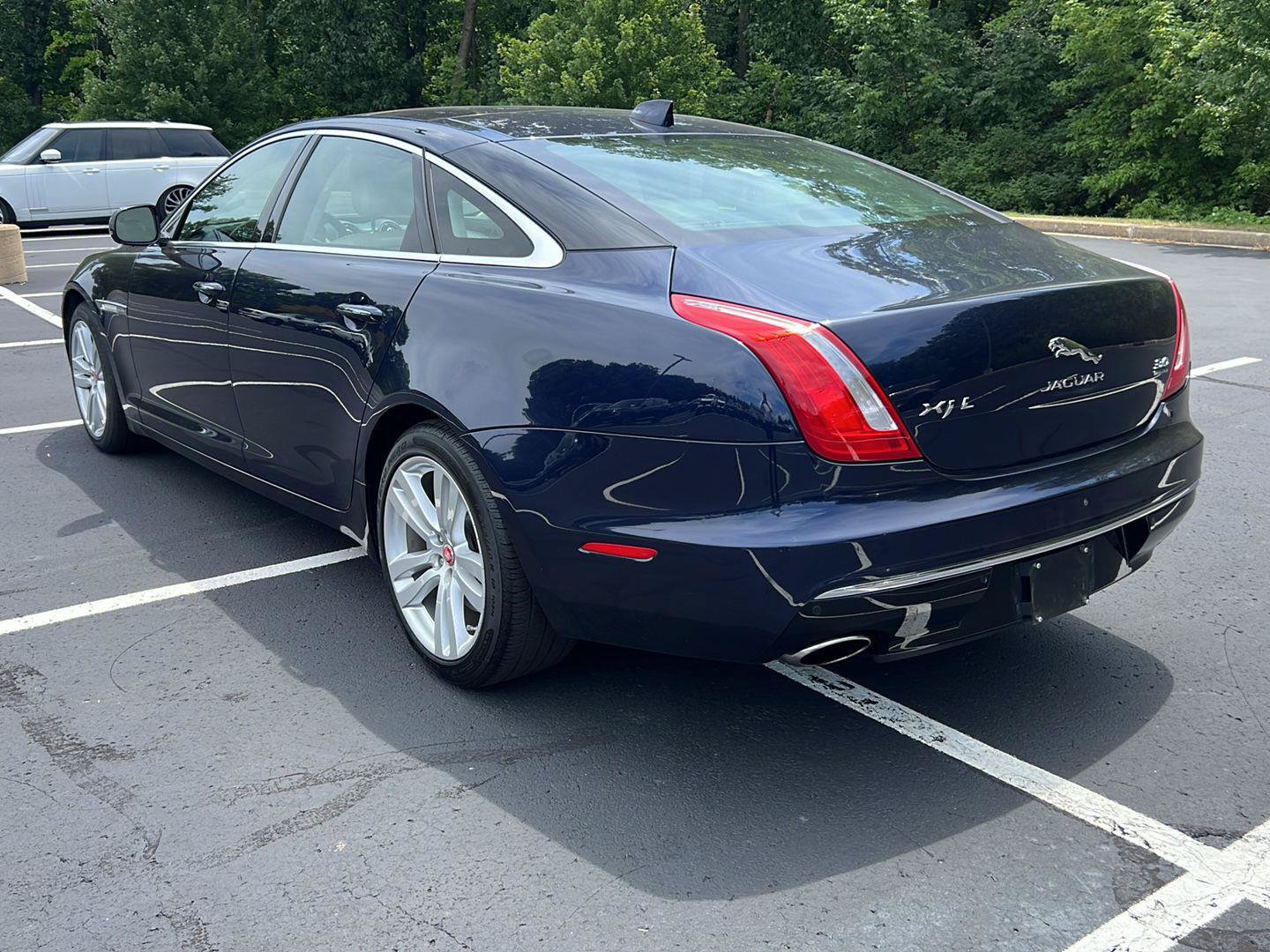 Used 2016 Jaguar XJ L Portfolio AWD/4WD image 3