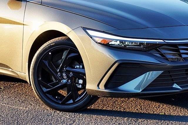 New 2026 Hyundai Elantra Sport FWD image 4