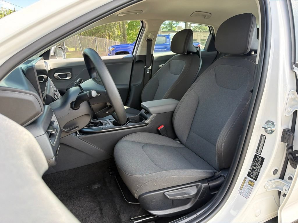 Used 2025 Kia K4 FWD image 18