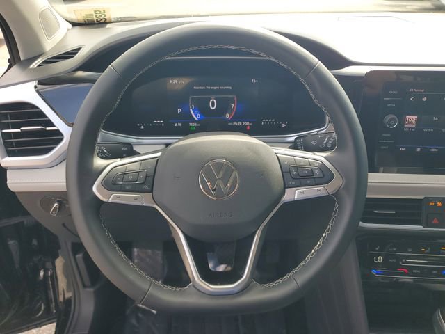 Used 2025 Volkswagen Taos SE w/ Panoramic Sunroof Package image 19