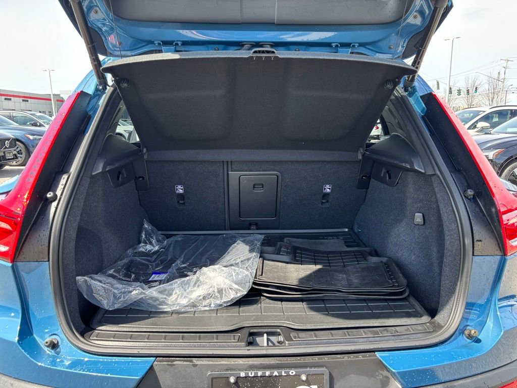 Certified 2023 Volvo XC40 B5 Plus w/ Driver Assist Package image 23