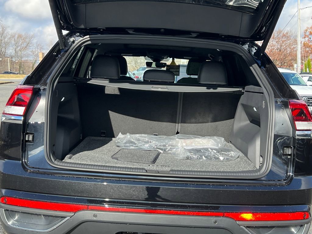 New 2026 Volkswagen Atlas Cross Sport SE image 14
