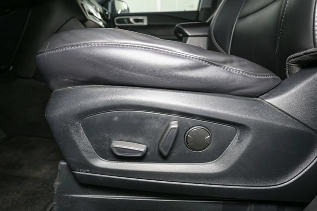Used 2023 Ford Explorer XLT w/ Equipment Group 202A AWD/4WD image 39