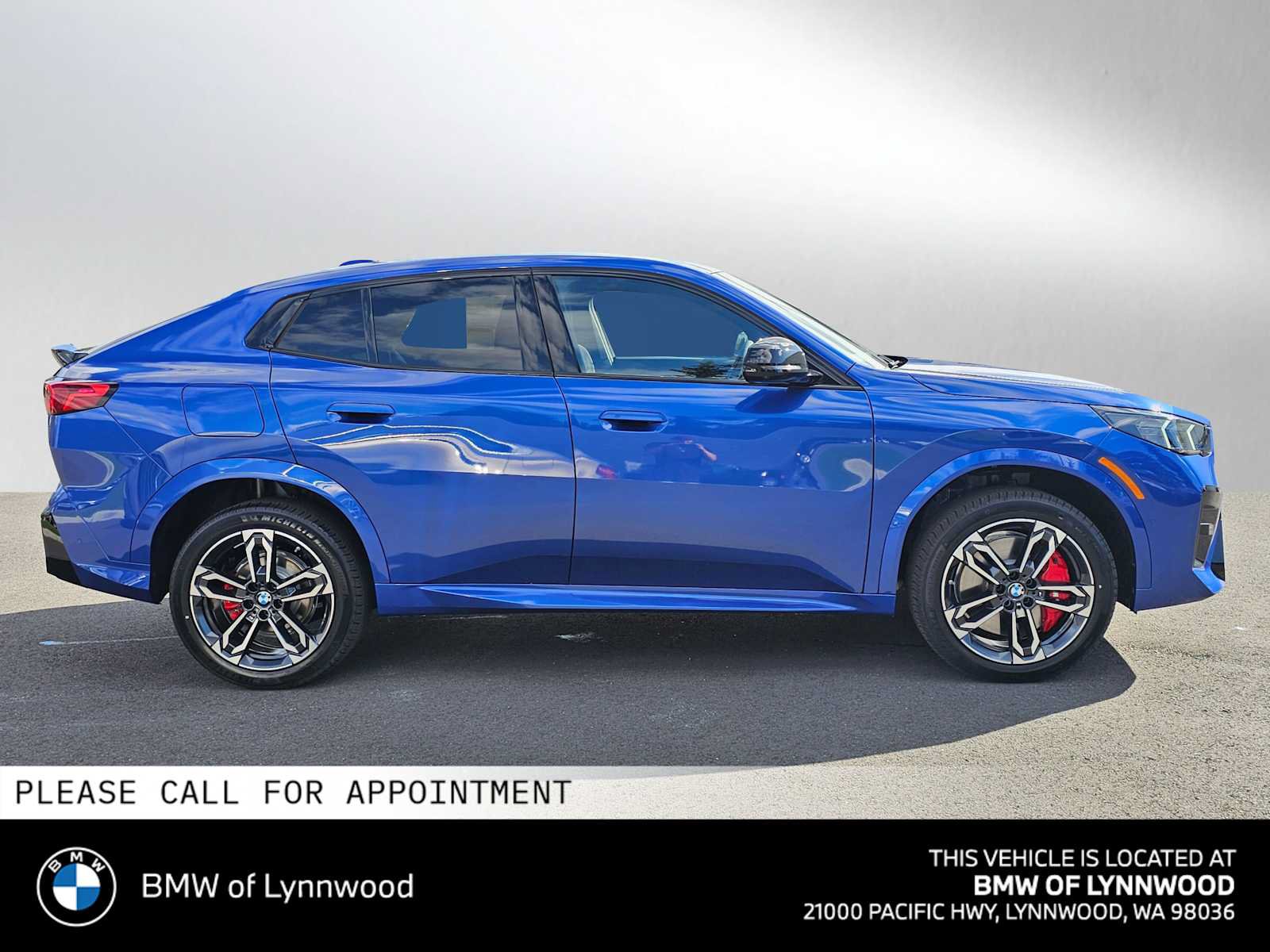 New 2026 BMW X2 xDrive28i w/ Technology Package AWD/4WD image 2