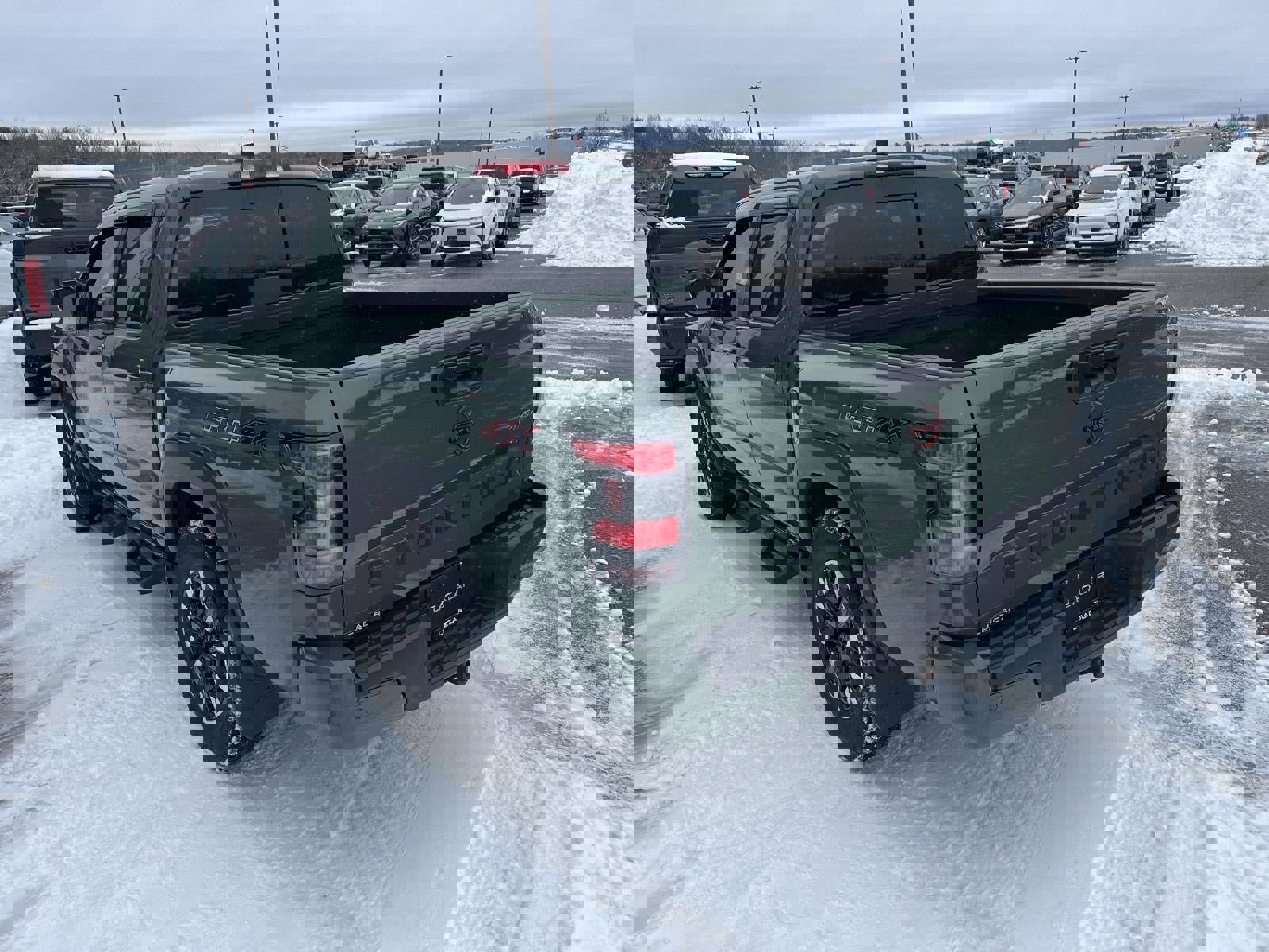 Used 2023 Nissan Frontier PRO-4X w/ Technology Package image 18