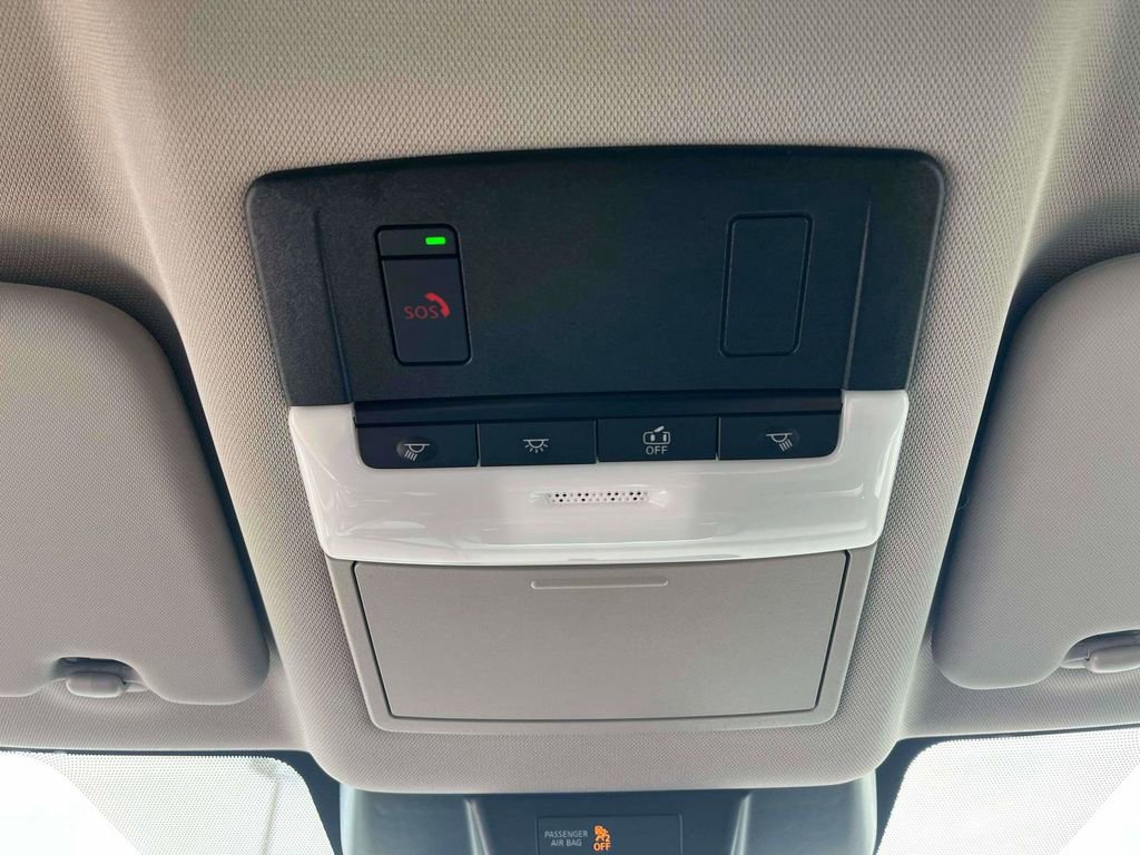 Used 2023 Nissan Rogue SV image 23