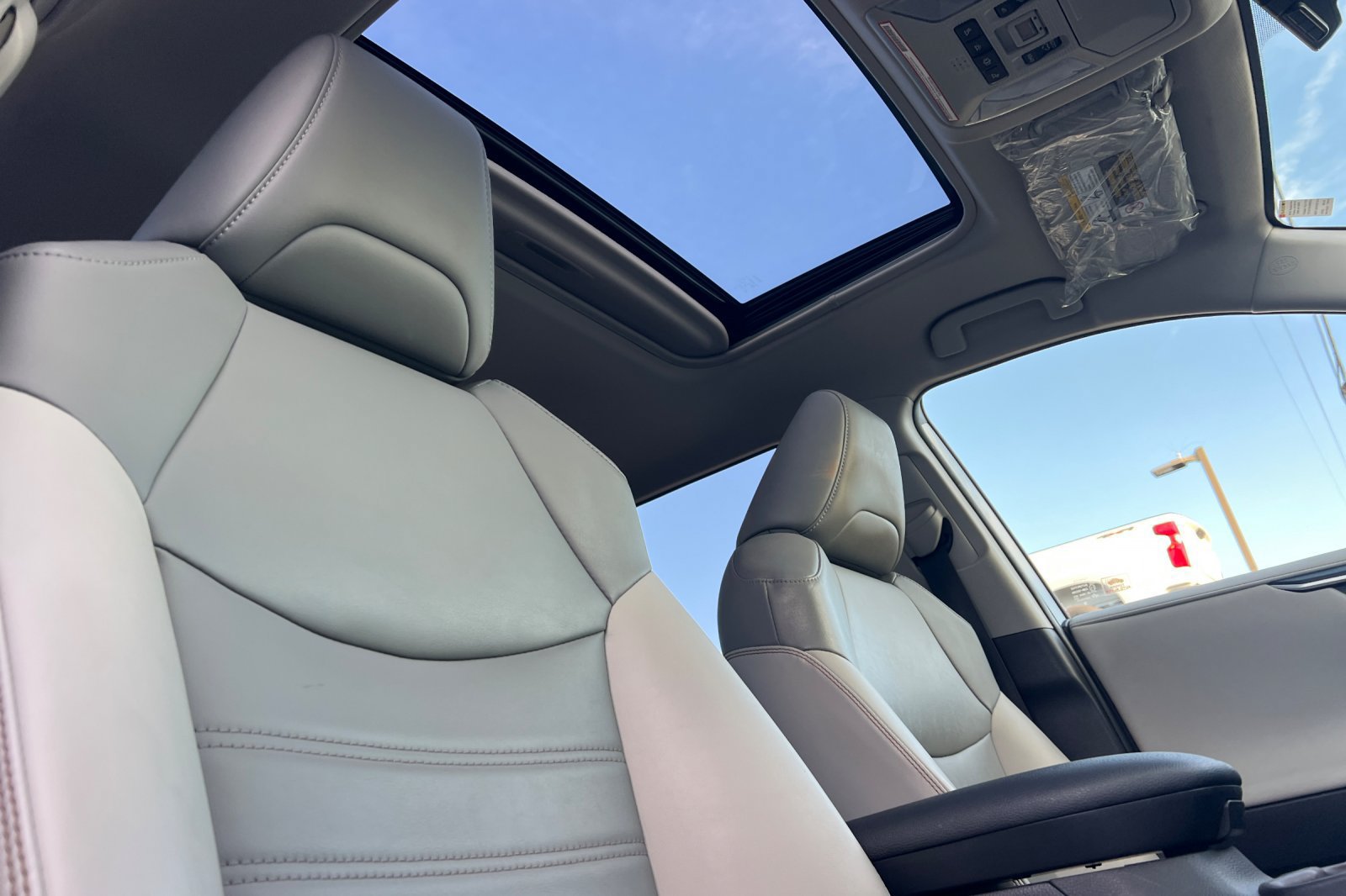 Certified 2019 Toyota RAV4 Limited w/ Carpet Mat Package AWD/4WD image 17