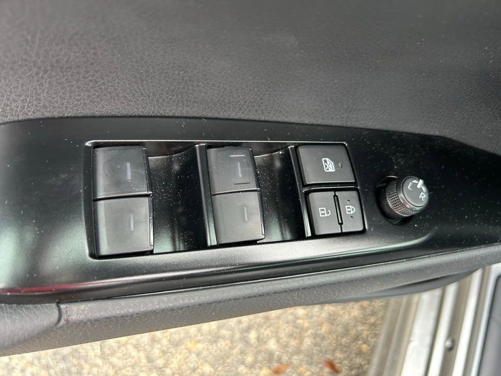 Certified 2025 Toyota Camry SE image 17