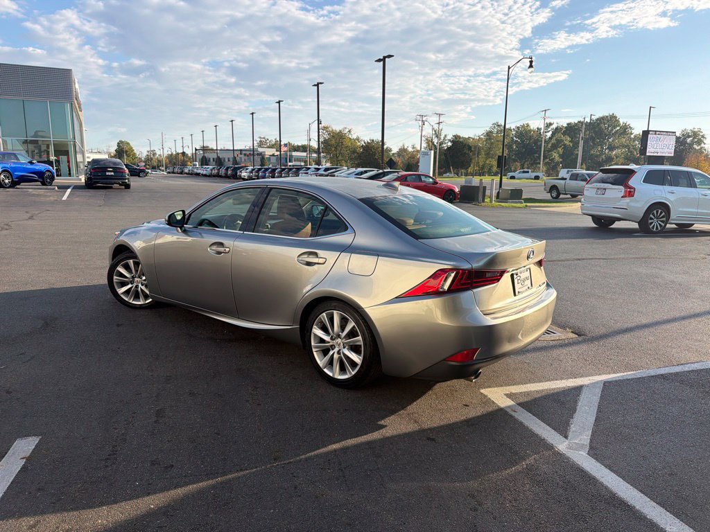 Used 2016 Lexus IS 300 AWD w/ Premium Package image 4