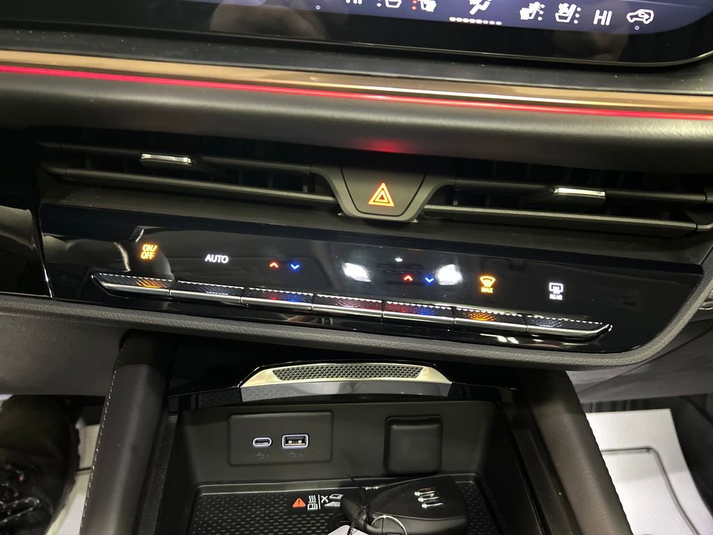 New 2026 Buick Envision Avenir image 17