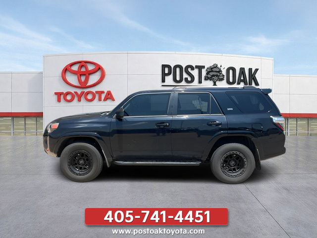 Used 2021 Toyota 4Runner SR5 AWD/4WD image 32