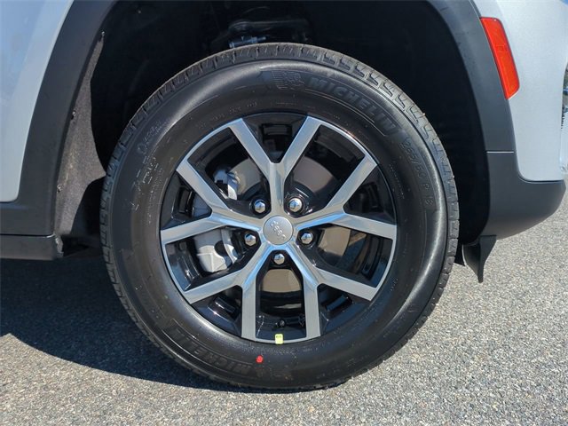 New 2025 Jeep Grand Cherokee Limited w/ Trailer Tow Package image 11