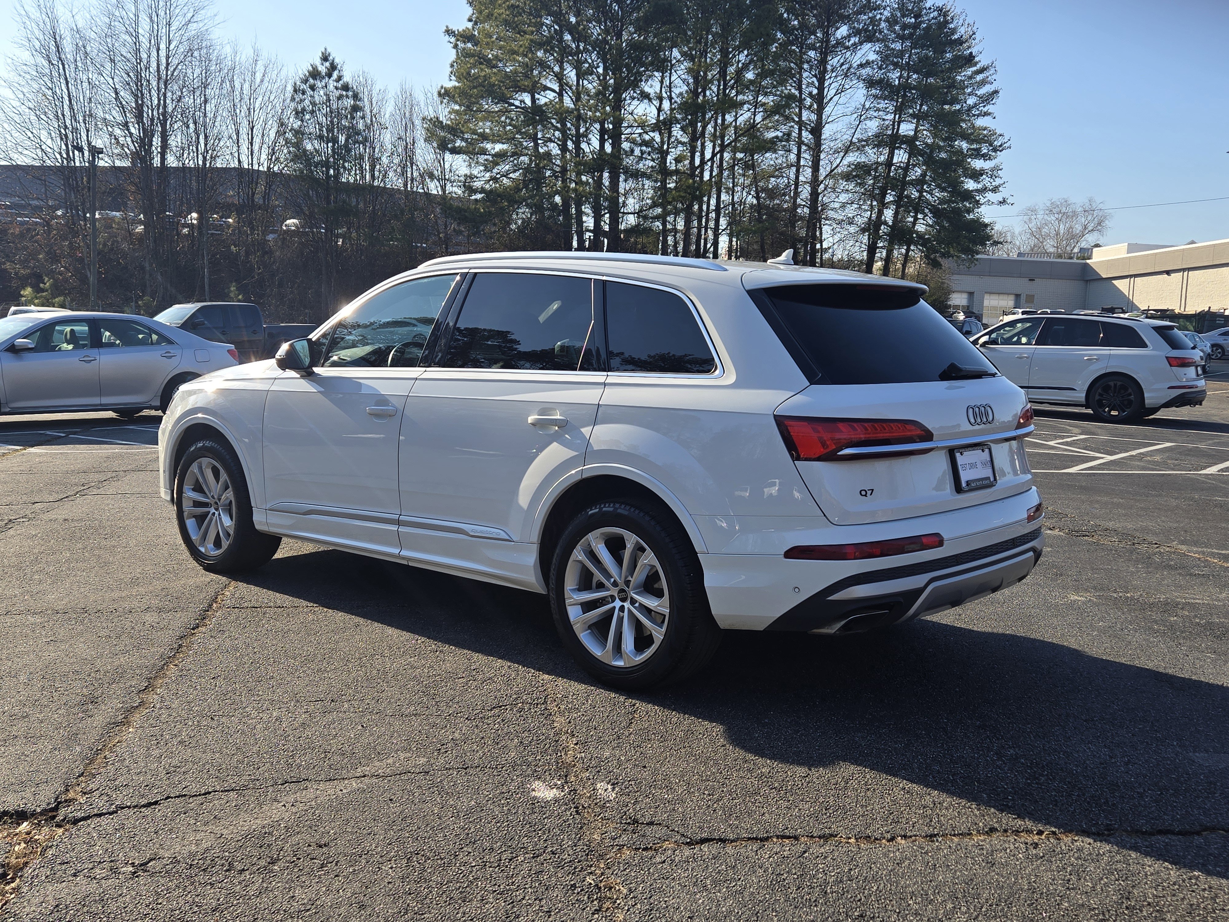 Used 2025 Audi Q7 3.0T Premium Plus image 3