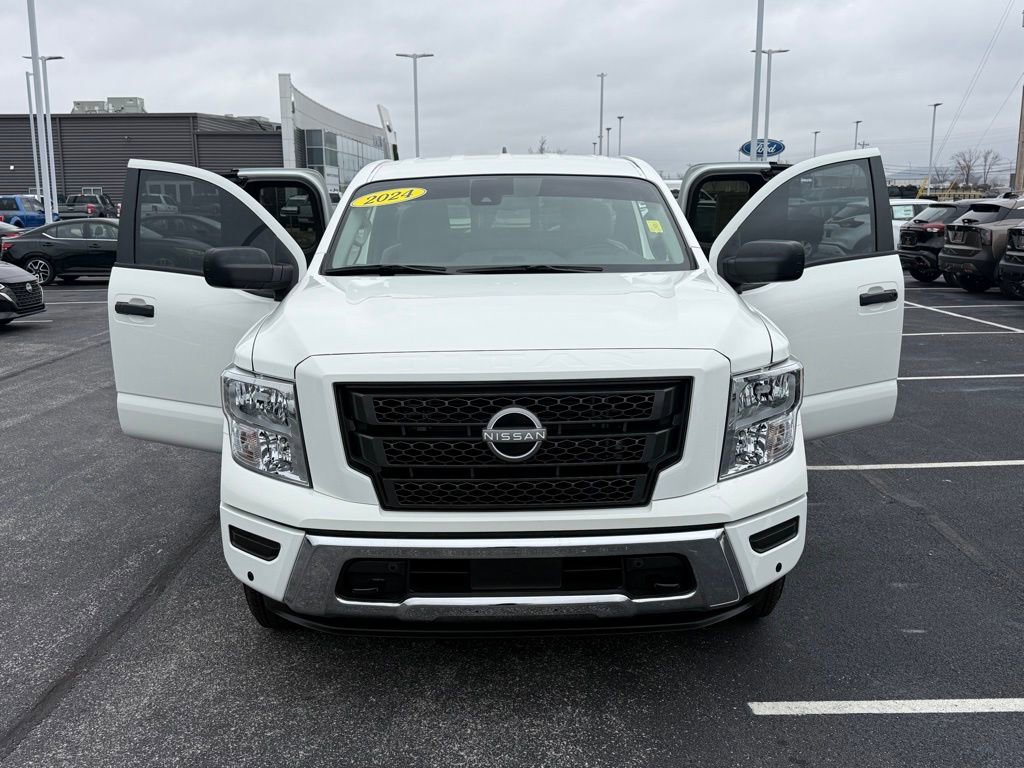Used 2024 Nissan Titan SV w/ Accessory Utility Package image 22