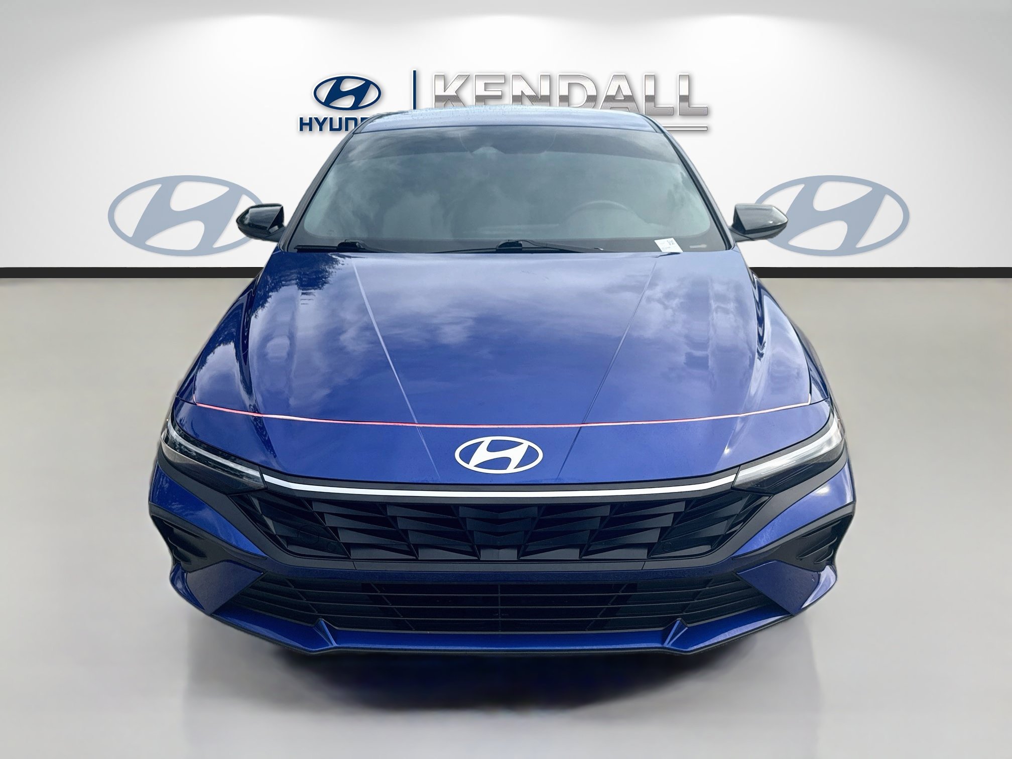 Used 2025 Hyundai Elantra Sport FWD image 2