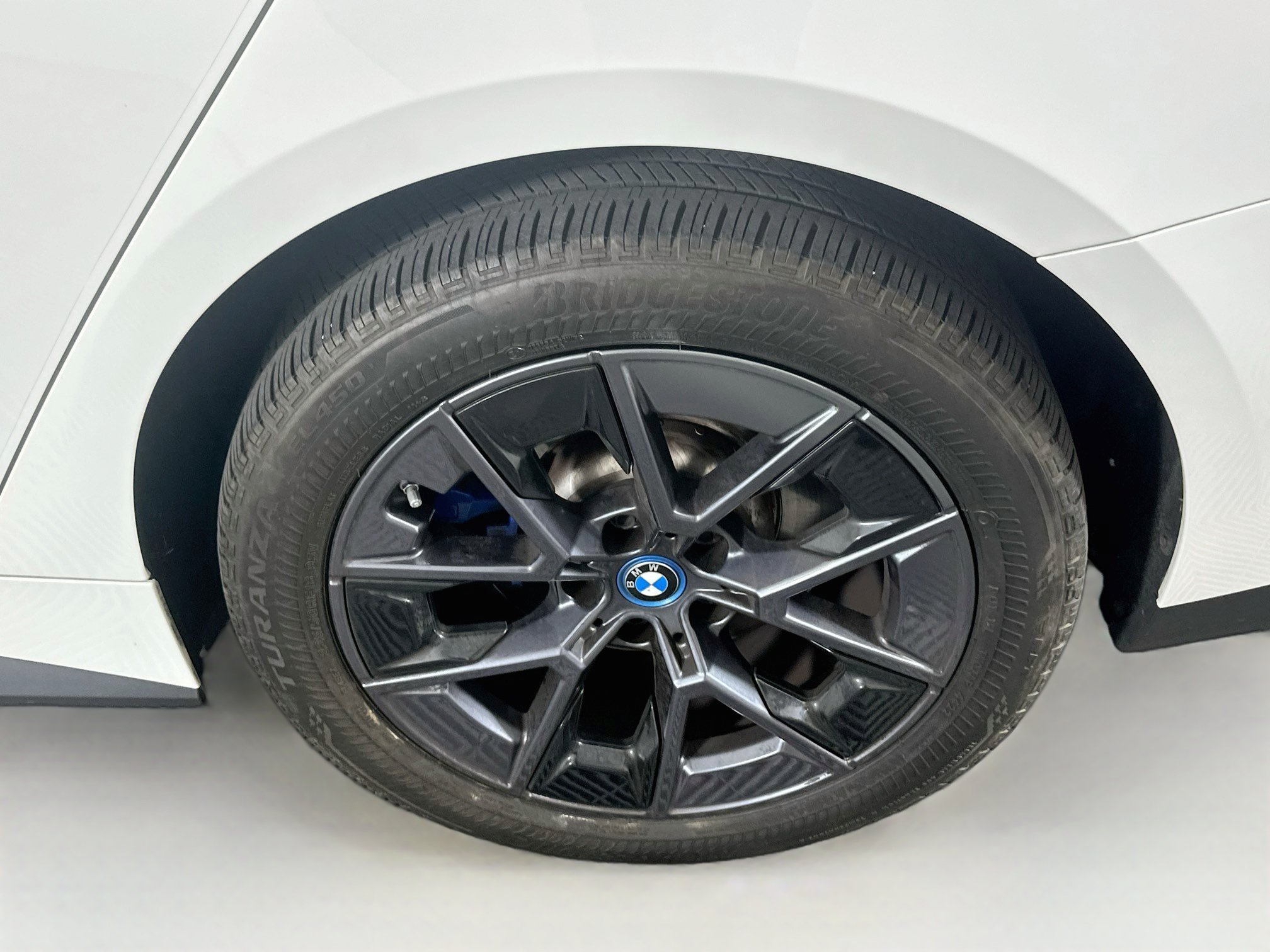 Used 2023 BMW i4 eDrive35 RWD image 11