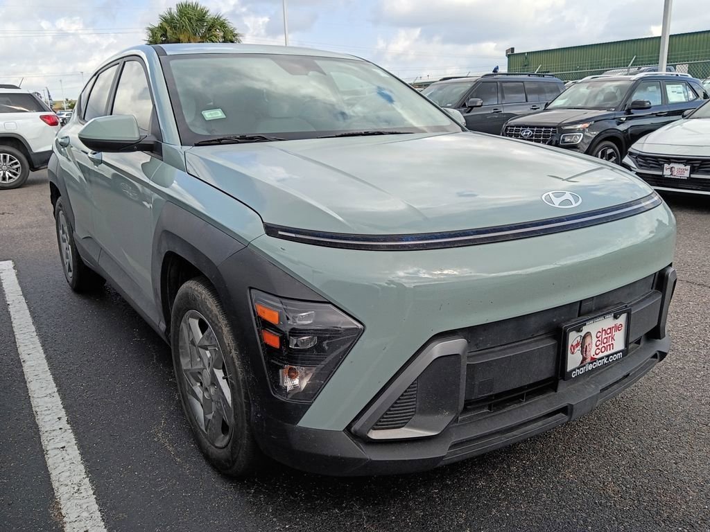 Used 2024 Hyundai Kona SE FWD image 2