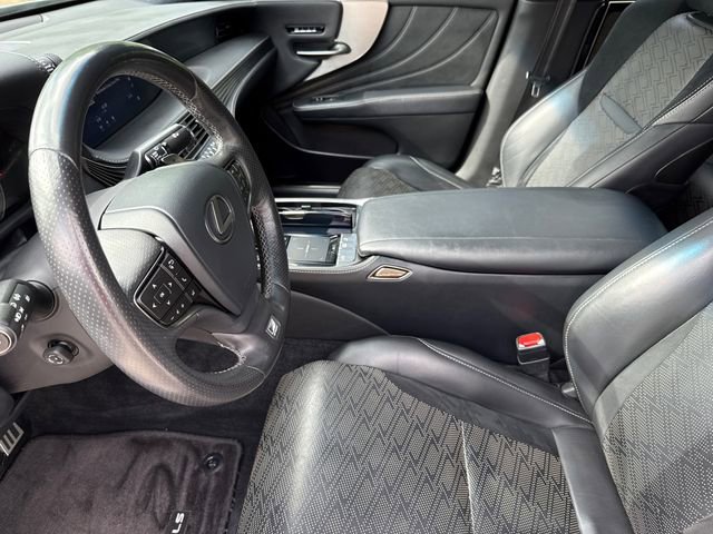 Used 2018 Lexus LS 500 F Sport w/ Performance Package RWD image 19