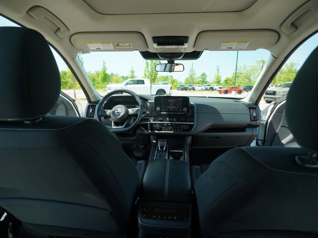 Used 2022 Nissan Pathfinder SV w/ SV Premium Package image 26