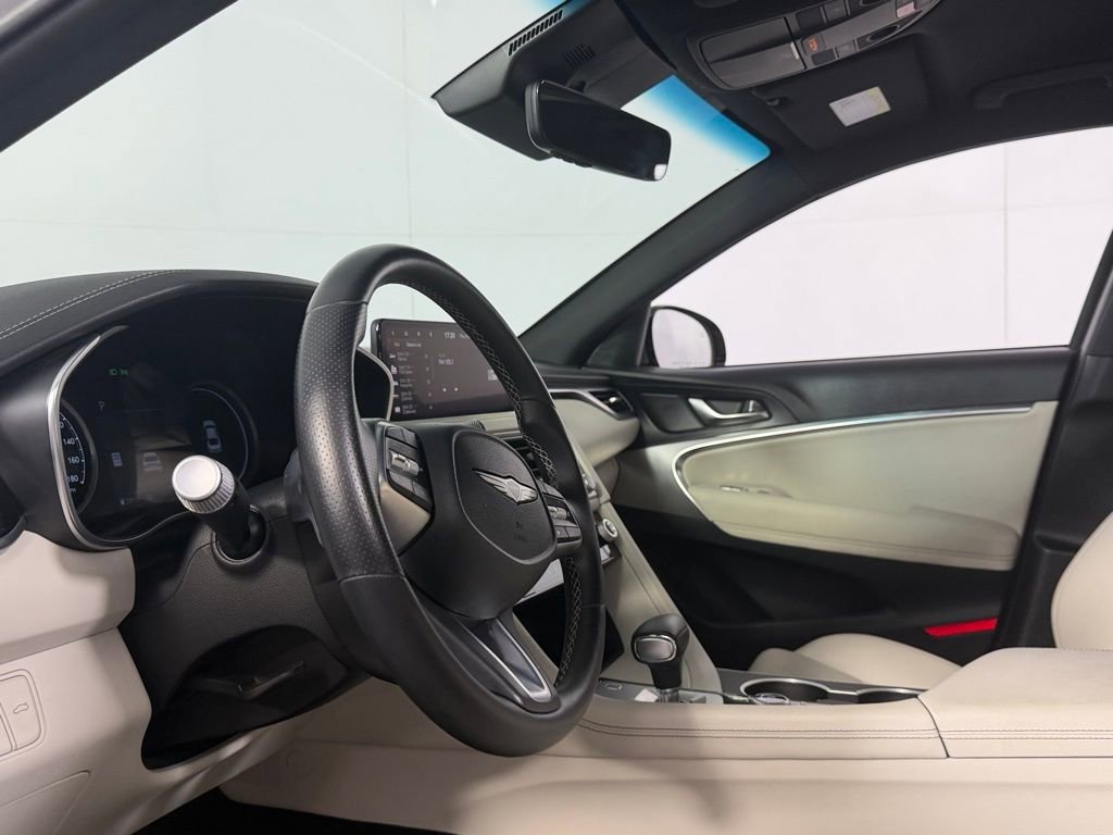 Used 2025 Genesis G70 2.5T image 21