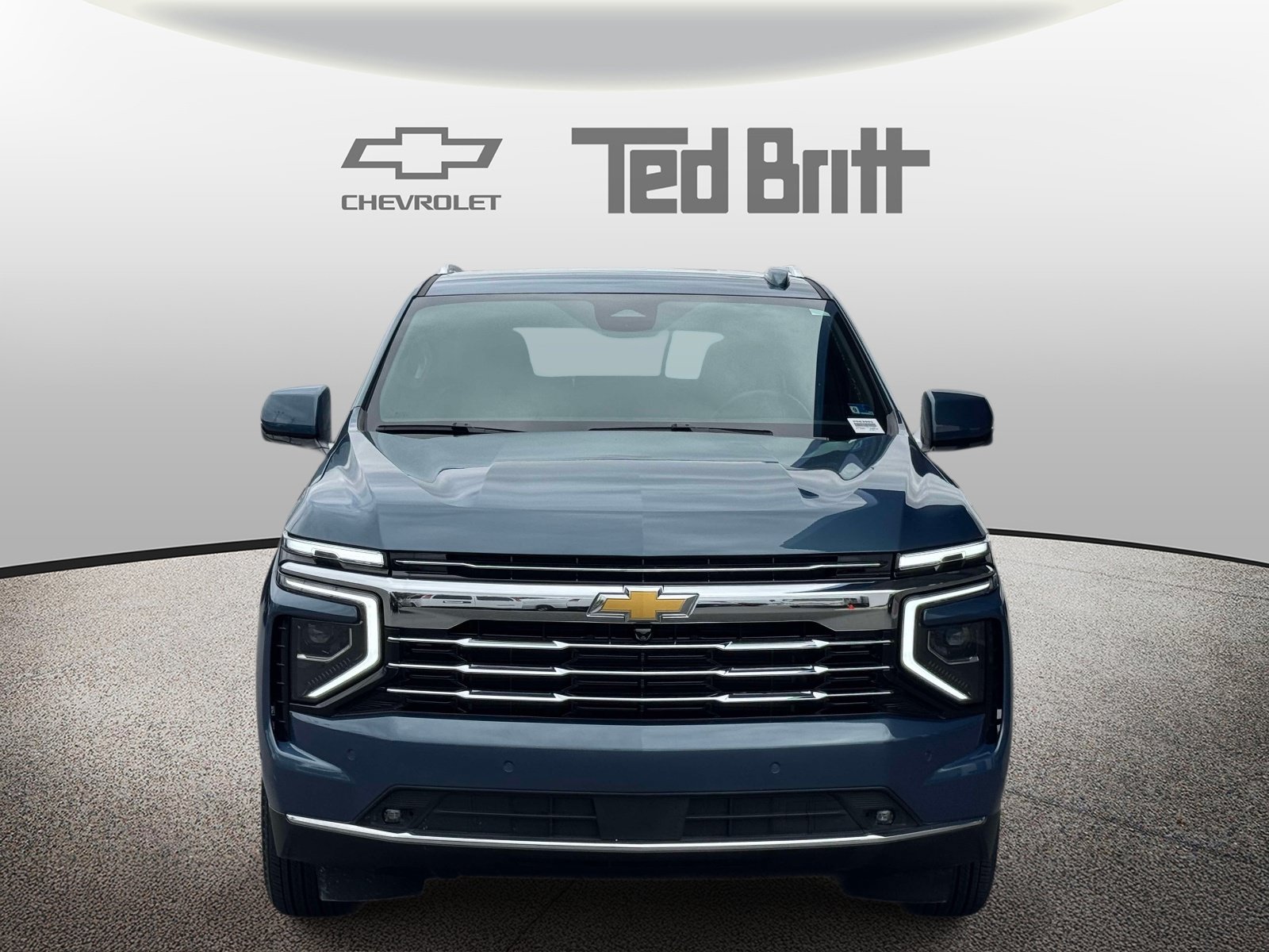 Used 2026 Chevrolet Suburban LT w/ Comfort Package AWD/4WD image 2