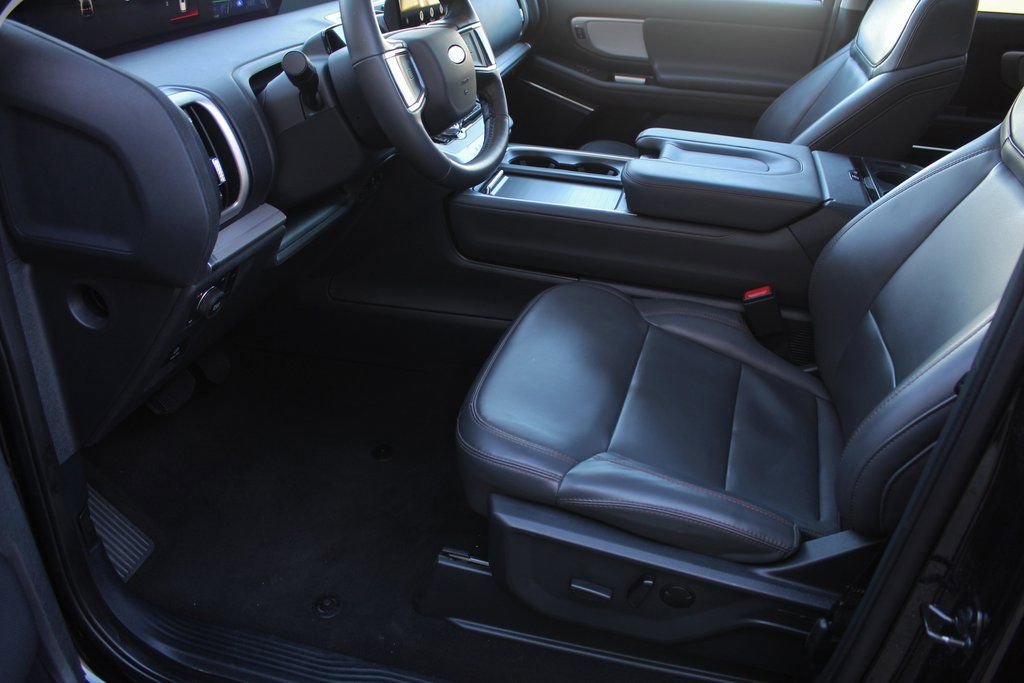 Used 2025 Ford Expedition Max Active image 12