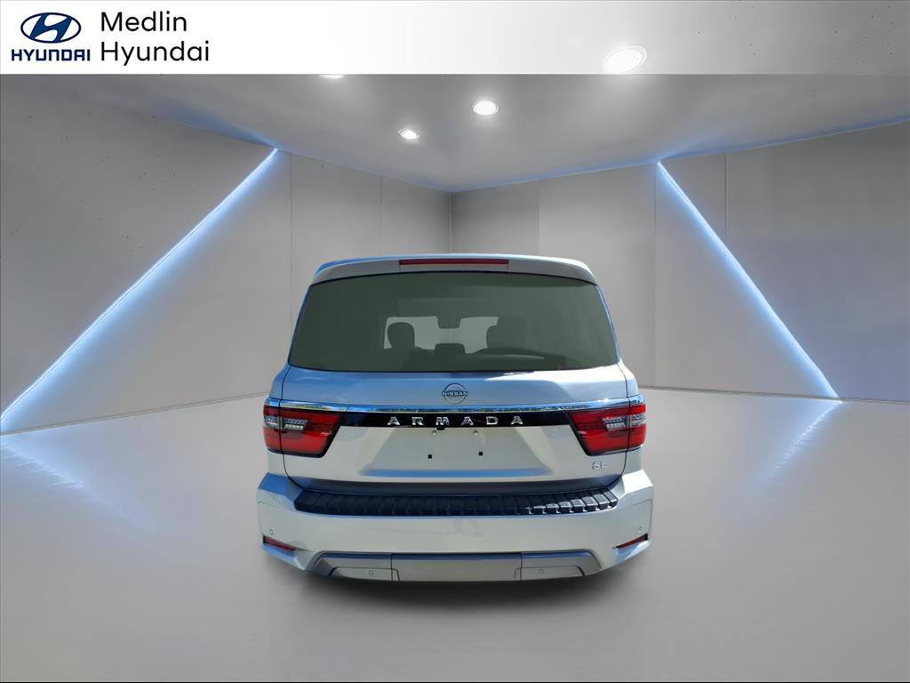 Used 2024 Nissan Armada SL w/ Captain's Chairs Package image 4