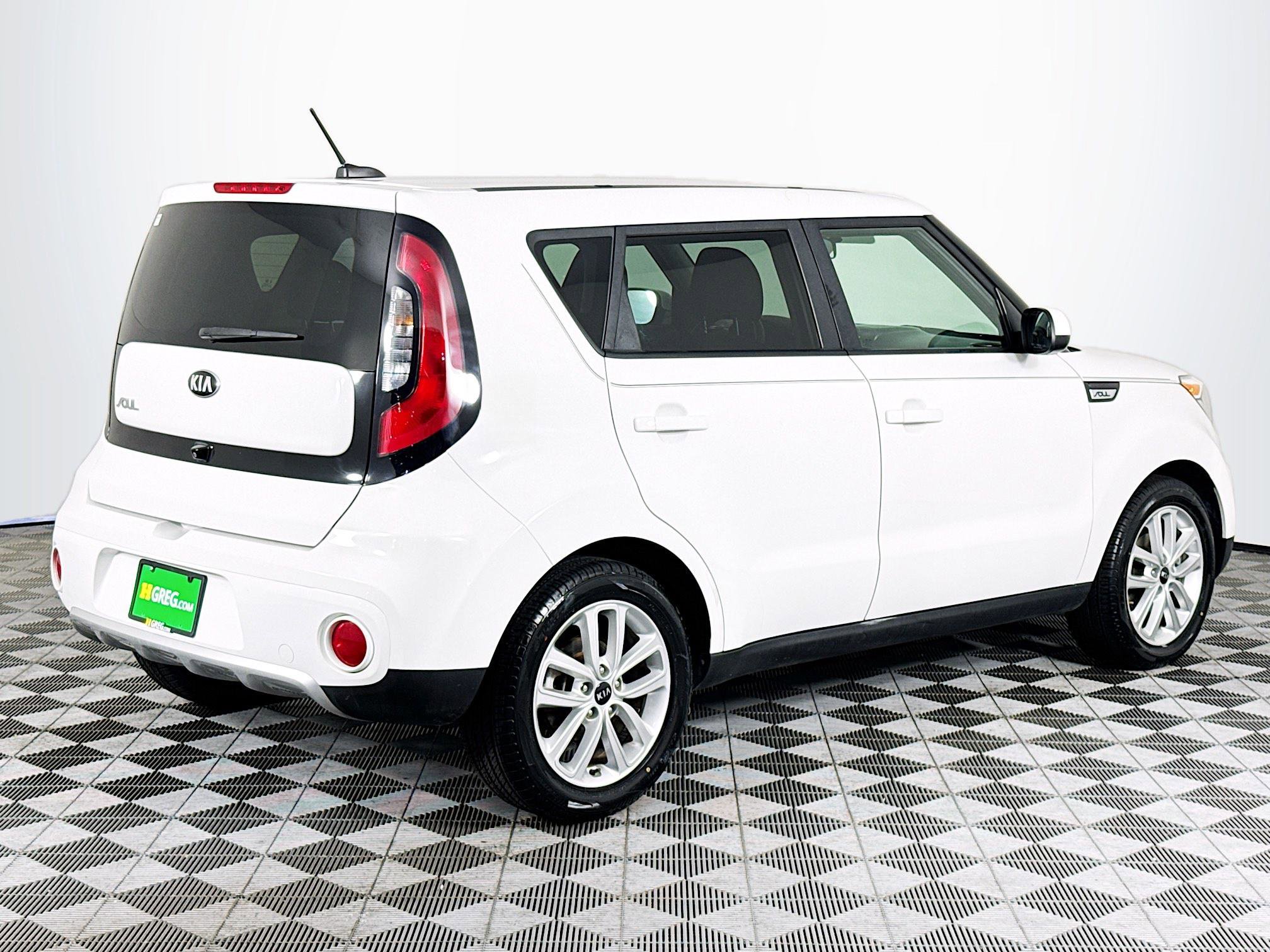 Used 2018 Kia Soul + FWD image 10