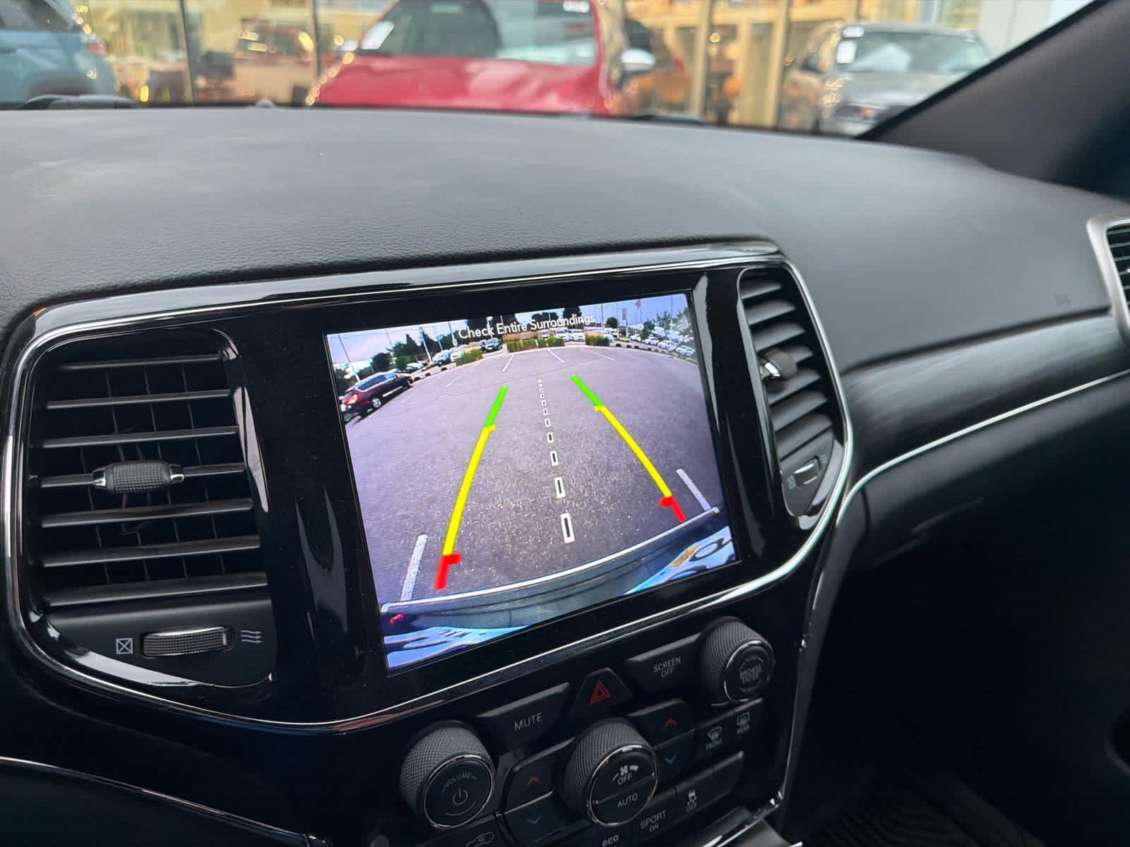 Used 2019 Jeep Grand Cherokee Limited w/ Trailer Tow Group IV AWD/4WD image 10