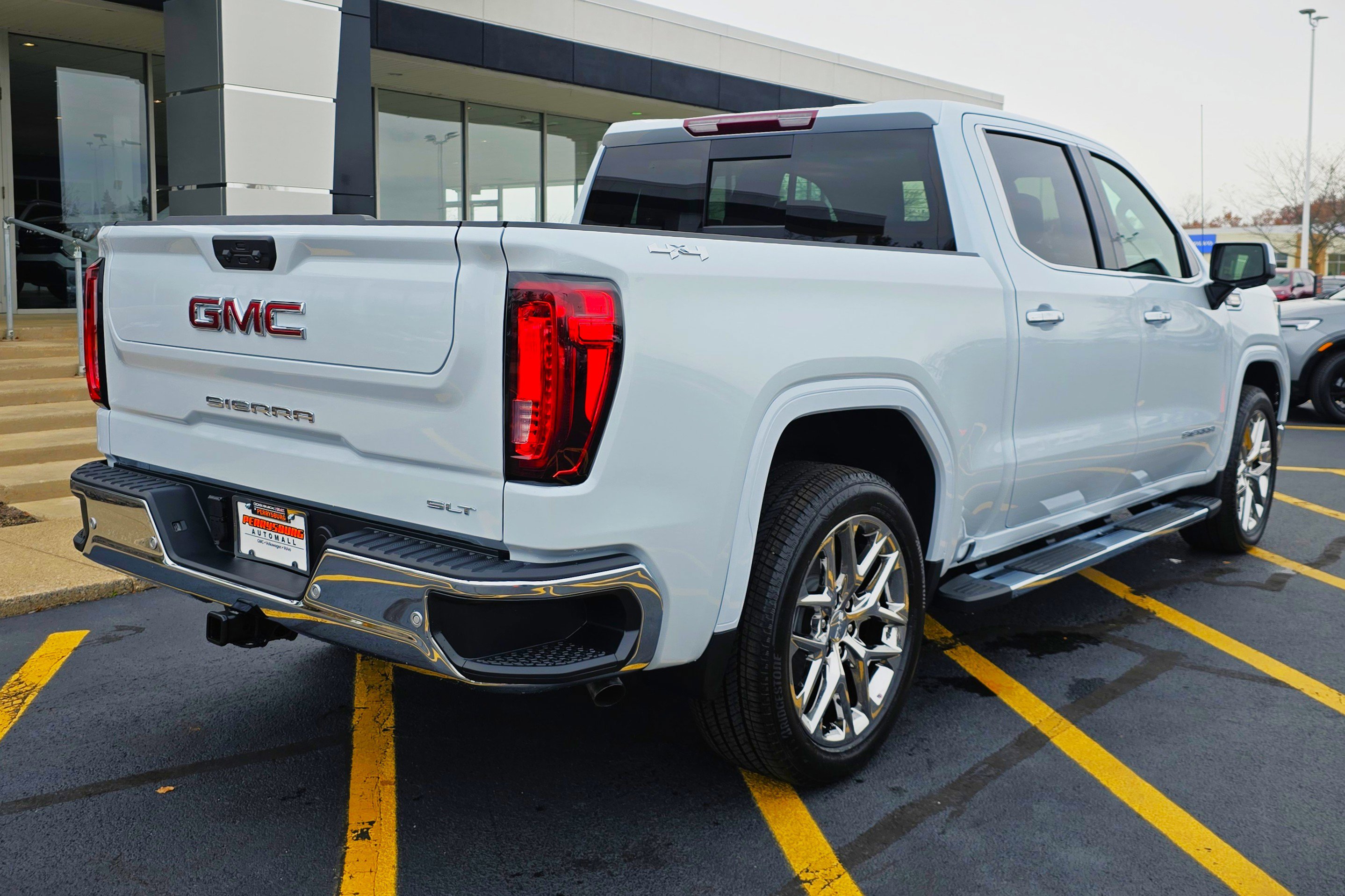 New 2026 GMC Sierra 1500 SLT w/ SLT Premium Plus Package image 9