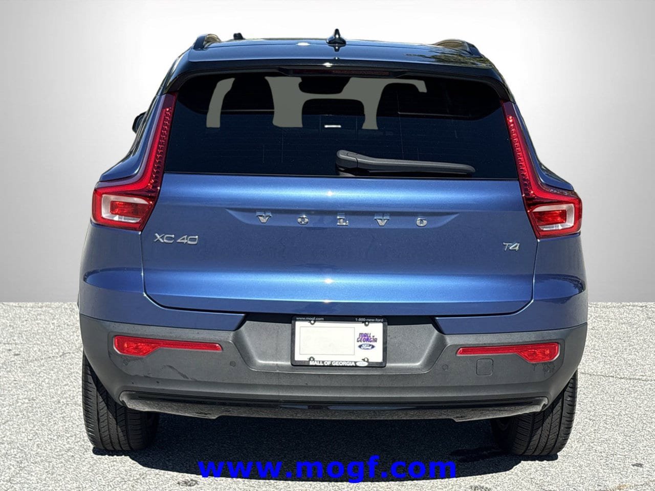 Used 2021 Volvo XC40 T4 R-Design w/ Advanced Package FWD image 17