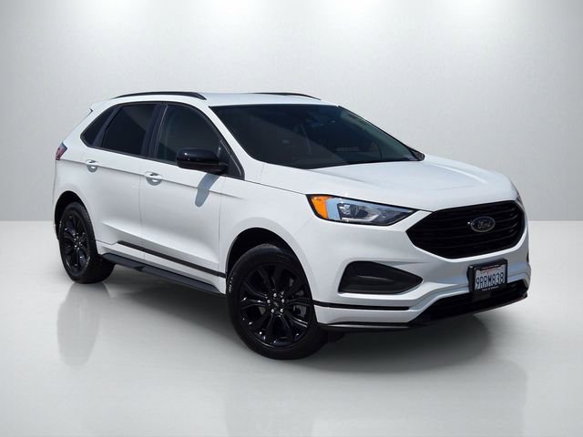 Used 2024 Ford Edge SE w/ Black Appearance Package