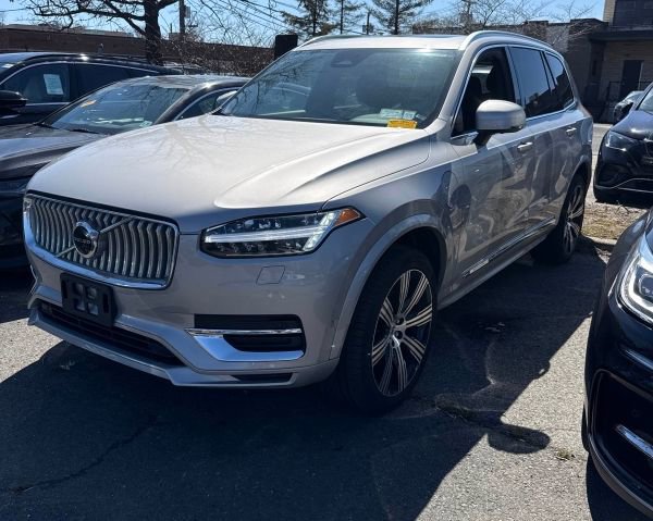 Used 2024 Volvo XC90 T8 Plus w/ Protection Package Premier image 2