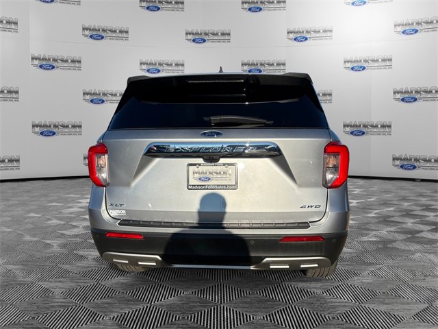 Used 2022 Ford Explorer XLT w/ Equipment Group 202A image 4