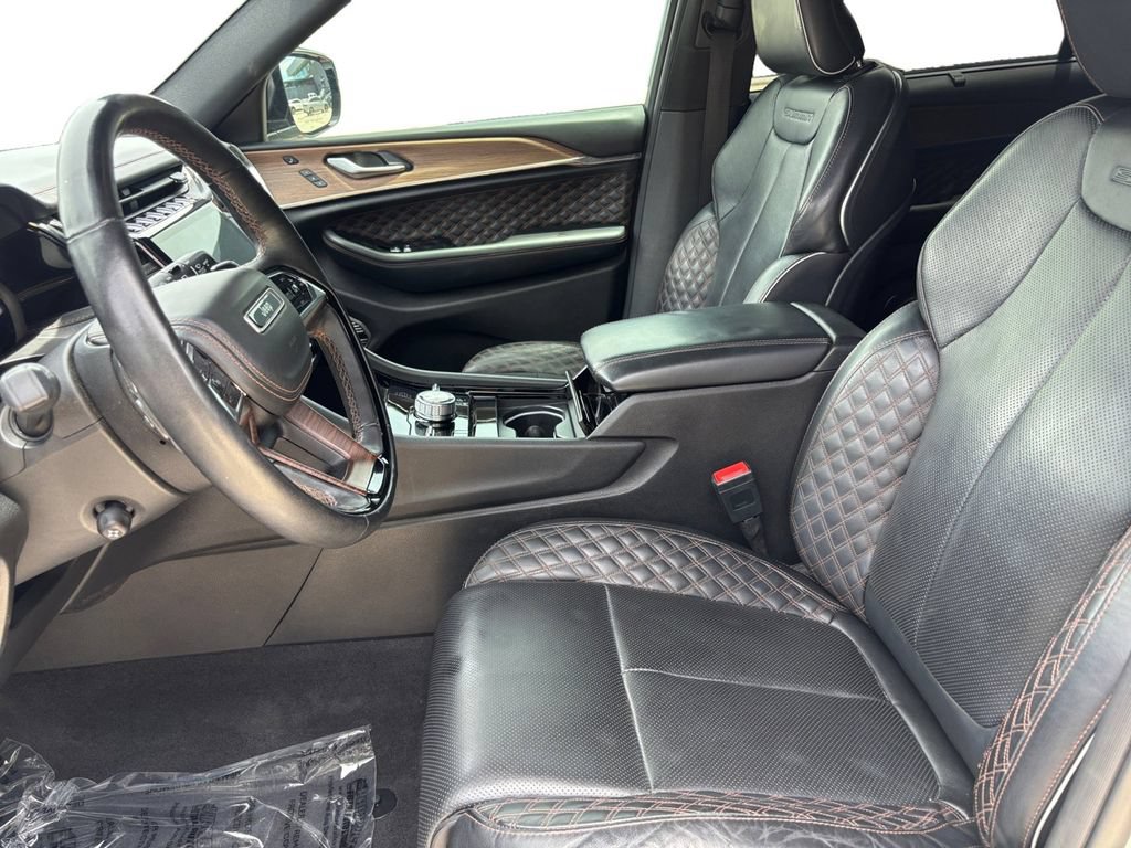 Used 2022 Jeep Grand Cherokee L Summit w/ Advanced Protech Group IV AWD/4WD image 10