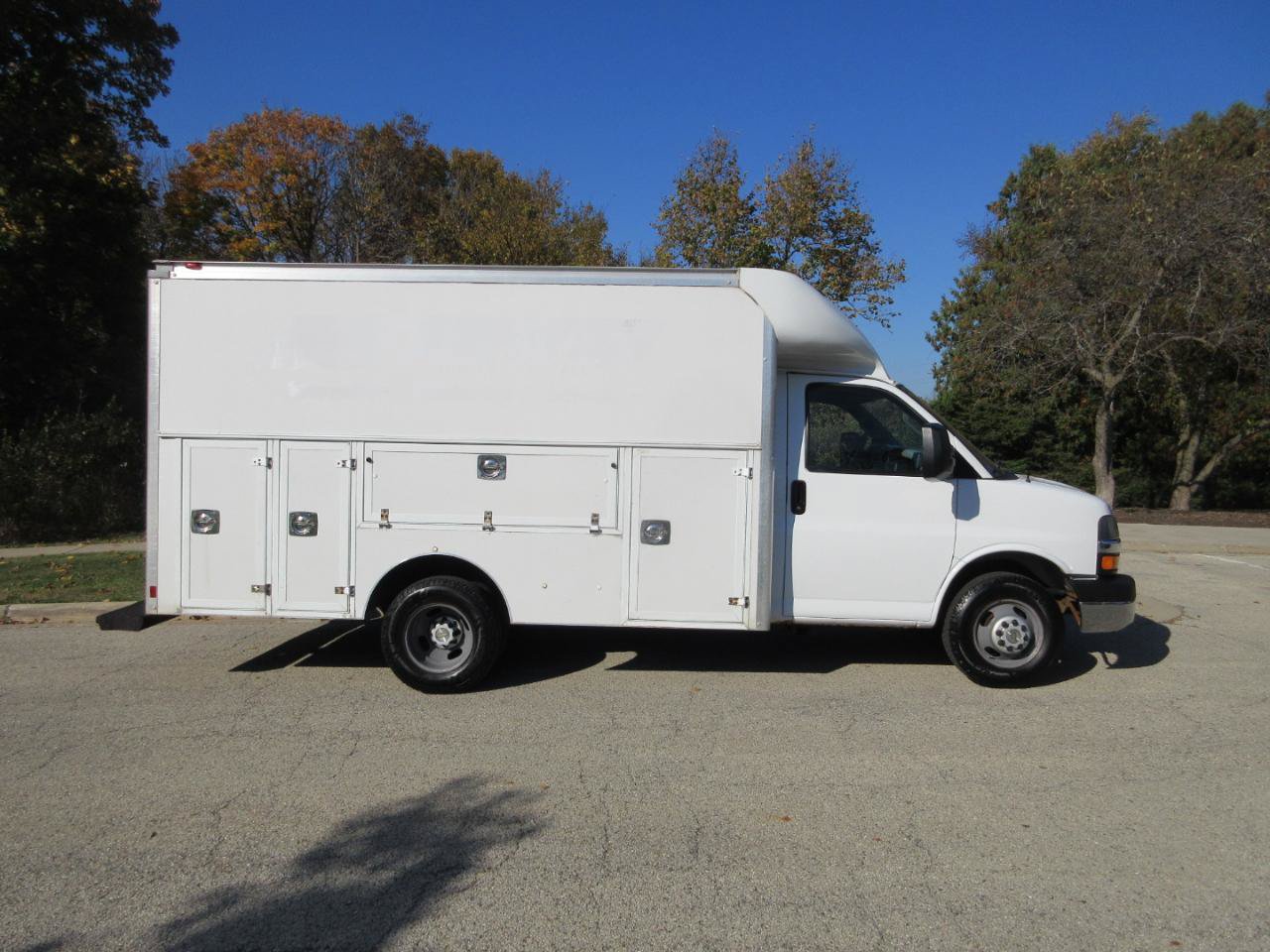 Used 2016 Chevrolet Express 3500 RWD image 5