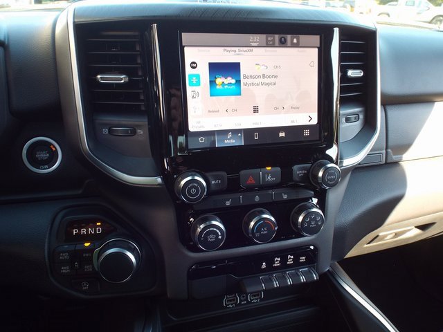 New 2026 RAM 1500 4x4 Crew Cab image 16